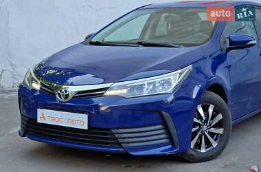 Седан Toyota Corolla 2018 в 