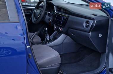 Седан Toyota Corolla 2018 в 