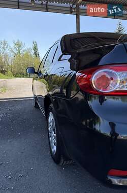 Седан Toyota Corolla 2011 в 