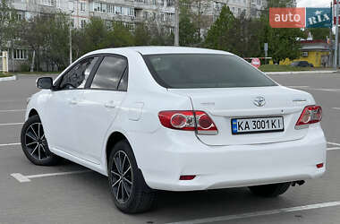 Седан Toyota Corolla 2012 в 