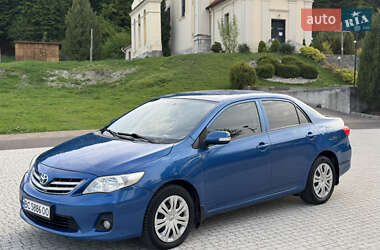 Седан Toyota Corolla 2012 в Львові