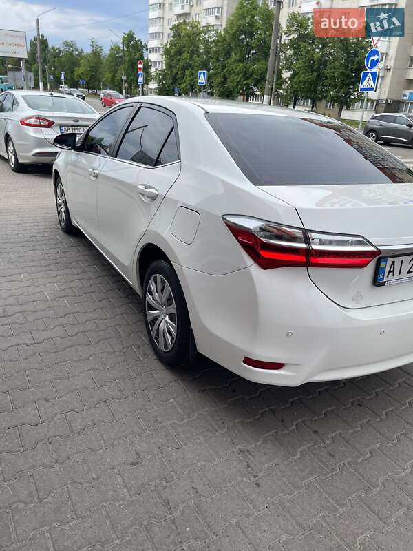 Седан Toyota Corolla 2018 в Києві