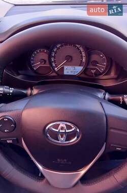 Седан Toyota Corolla 2013 в 