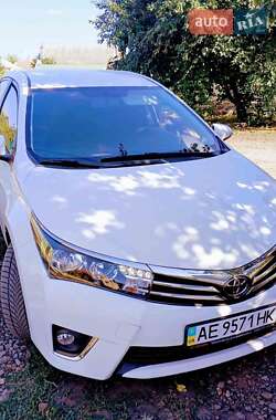 Седан Toyota Corolla 2013 в 