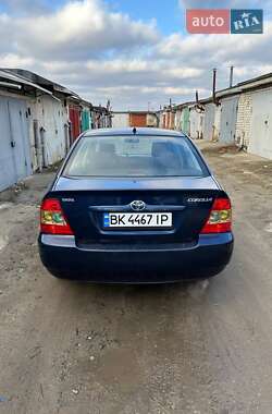 Седан Toyota Corolla 2004 в 