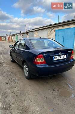 Седан Toyota Corolla 2004 в 