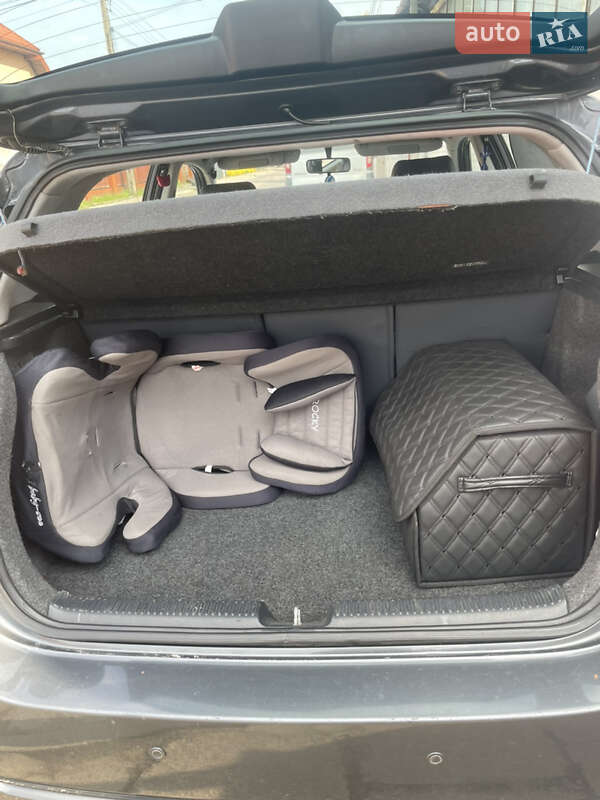 Хетчбек Toyota Corolla 2006 в Рівному