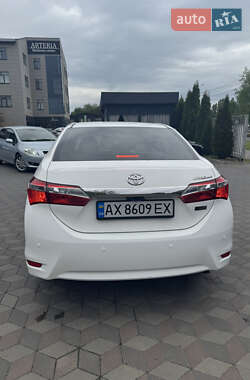 Седан Toyota Corolla 2016 в 