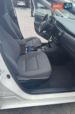 Седан Toyota Corolla 2016 в 