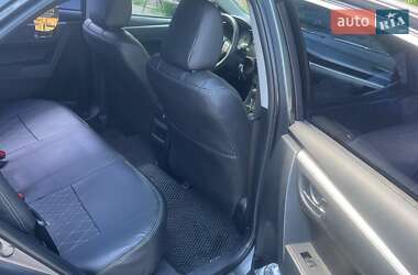 Седан Toyota Corolla 2015 в 