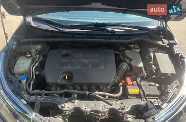 Седан Toyota Corolla 2015 в 