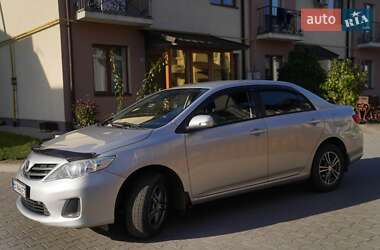 Седан Toyota Corolla 2011 в 