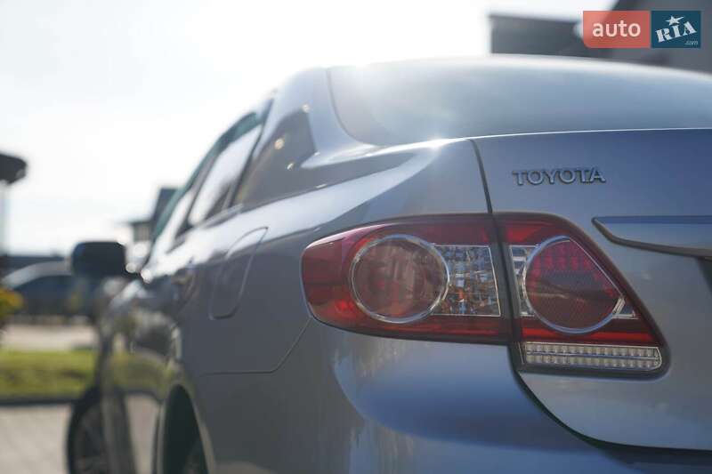 Седан Toyota Corolla 2011 в Хмельницькому