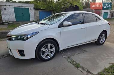 Седан Toyota Corolla 2014 в Краснограді