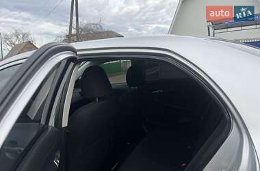 Седан Toyota Corolla 2012 в 
