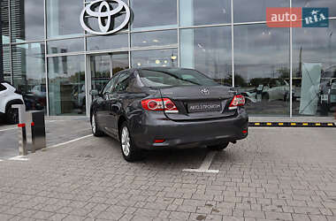 Седан Toyota Corolla 2013 в 