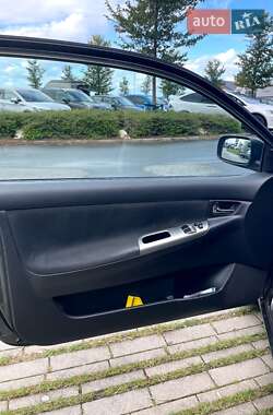 Хетчбек Toyota Corolla 2004 в 