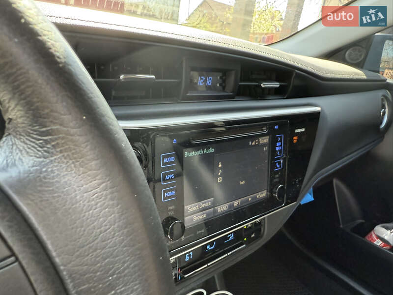 Седан Toyota Corolla 2017 в Кропивницькому