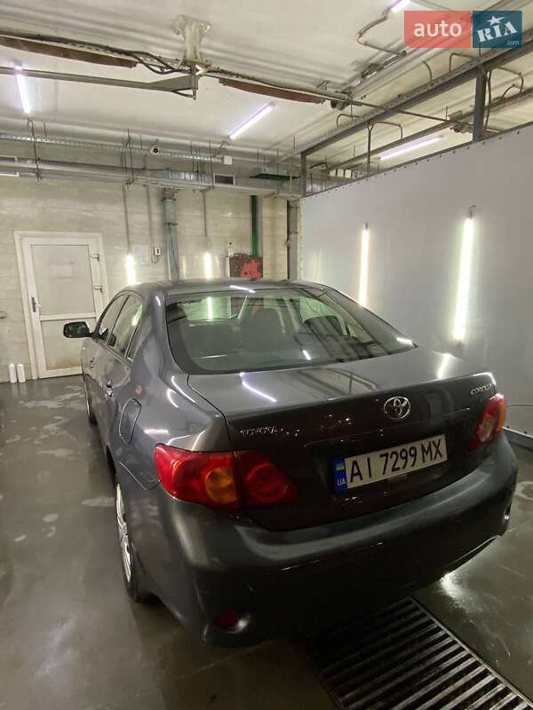 Седан Toyota Corolla 2008 в Киеве