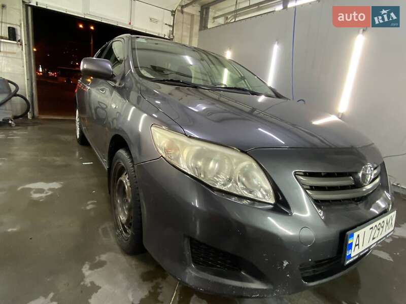 Седан Toyota Corolla 2008 в Киеве