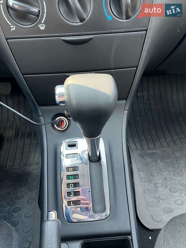 Хэтчбек Toyota Corolla 2006 в Полтаве