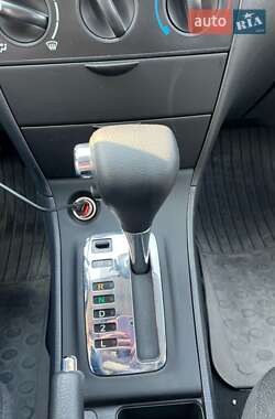 Хетчбек Toyota Corolla 2006 в 