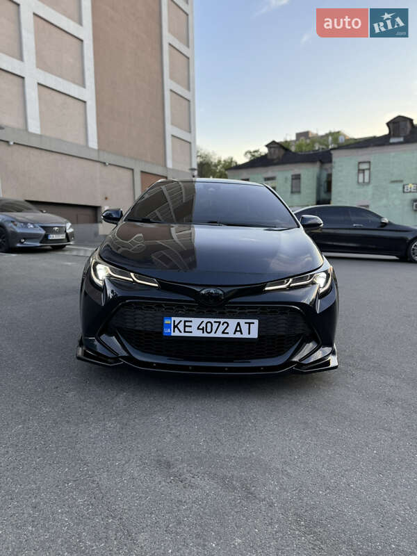 Хэтчбек Toyota Corolla 2021 в Киеве