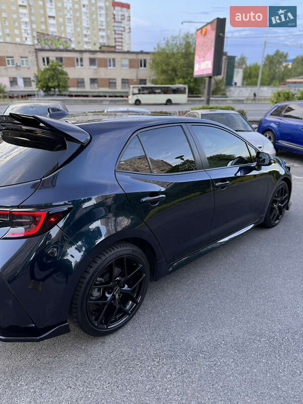 Хэтчбек Toyota Corolla 2021 в Киеве