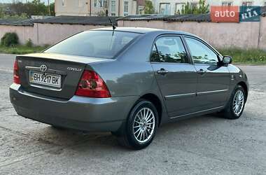Седан Toyota Corolla 2004 в 