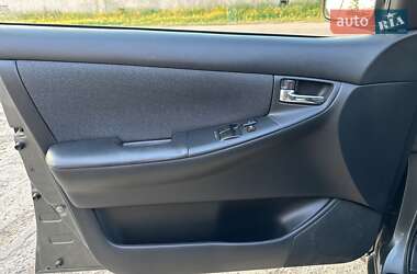 Седан Toyota Corolla 2004 в 