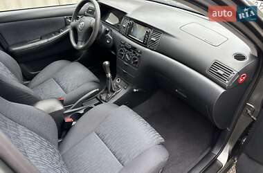 Седан Toyota Corolla 2004 в 