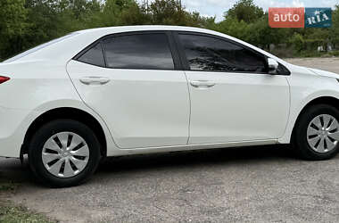 Седан Toyota Corolla 2017 в 