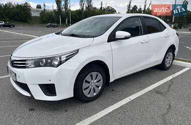 Седан Toyota Corolla 2015 в 