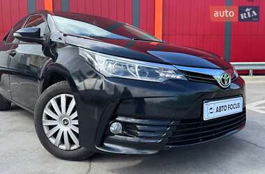 Седан Toyota Corolla 2016 в 