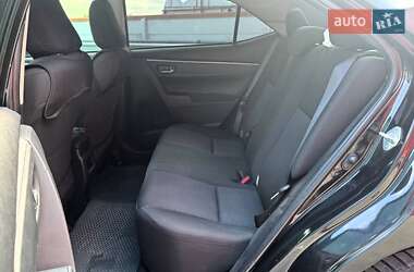Седан Toyota Corolla 2016 в 