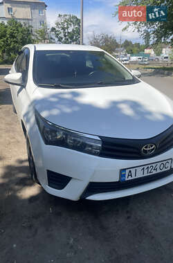 Седан Toyota Corolla 2015 в Киеве