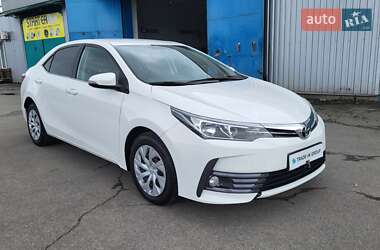 Седан Toyota Corolla 2018 в 