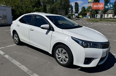 Седан Toyota Corolla 2013 в 