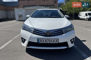 Седан Toyota Corolla 2013 в 