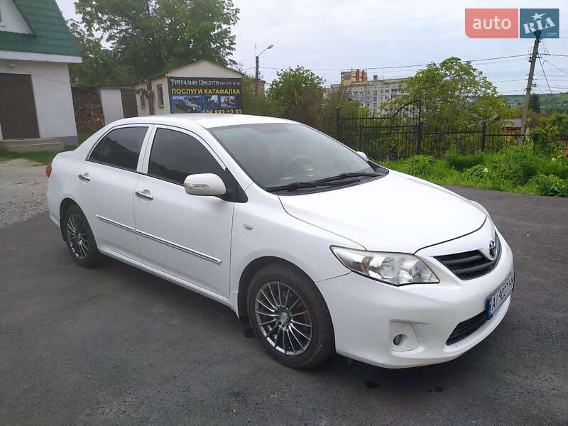 Седан Toyota Corolla 2010 в Києві фото 14 Седан Toyota Corolla 2010 в Києві