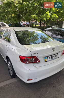 Седан Toyota Corolla 2011 в 
