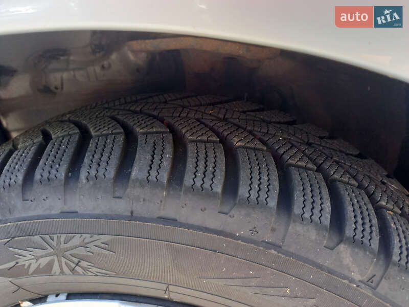 Седан Toyota Corolla 2011 в Львові