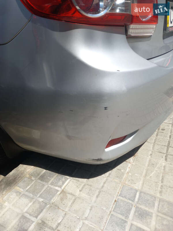 Седан Toyota Corolla 2011 в Львові