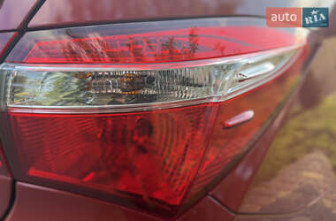 Седан Toyota Corolla 2014 в 