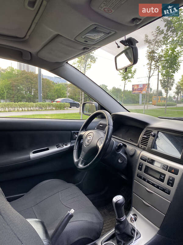 Хетчбек Toyota Corolla 2003 в Дніпрі