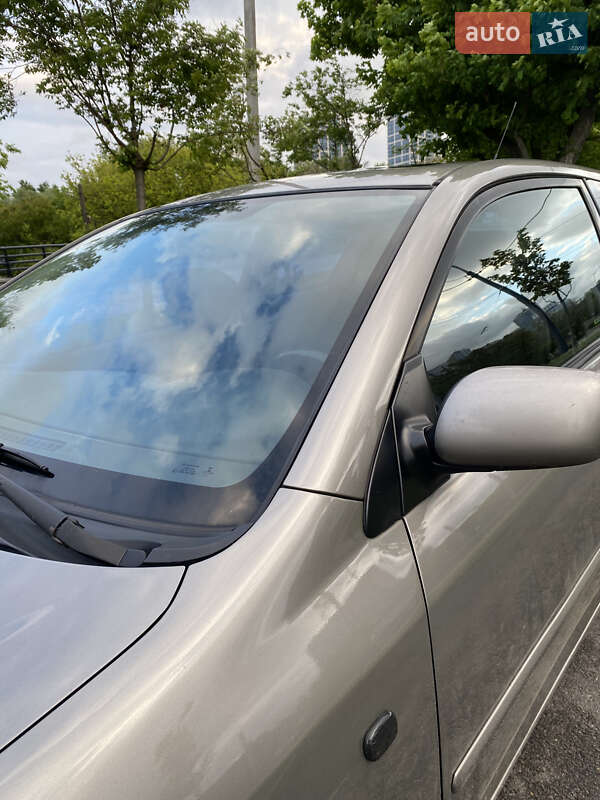 Хетчбек Toyota Corolla 2003 в Дніпрі