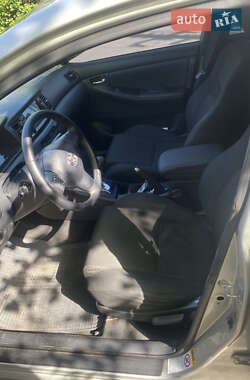 Хетчбек Toyota Corolla 2005 в 