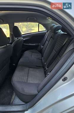 Седан Toyota Corolla 2011 в 