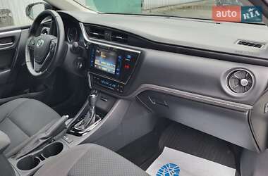 Седан Toyota Corolla 2018 в 