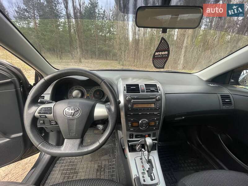 Седан Toyota Corolla 2012 в Кропивницькому